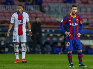 Mbappe Penuh Aksi Vs Messi Jalan Kaki