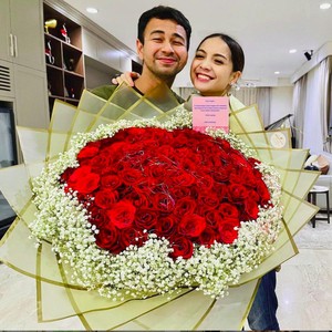 Nagita Slavina Pakai Celana Badut, Netizen Syok Pas Tahu Harganya Nagita Slavina Pakai Celana Badut, Netizen Syok Pas Tahu Harganya