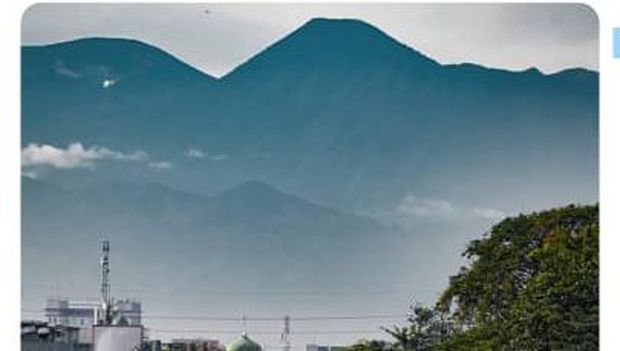 Screenshot Twitter Dinas LH DKI yang menampilkan foto karya Ari Wibisono
