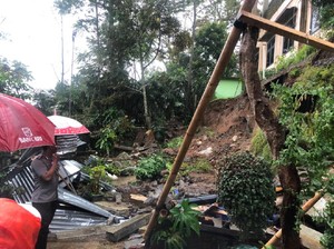 2 Warga Tewas Tertimbun Longsor di Wonosobo, 1 Lainnya Luka