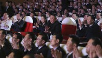 Sampai saat ini belum diketahui alasan mengapa Ri tidak muncul selama hampir setahun. Teka-teki tentang keberadaan Ri memicu spekulasi. Beberapa pihak sempat memperkirakan Ri mungkin tengah sakit. Sementara kelompok penganut teori konspirasi menduga Ri sengaja dihilangkan. Namun Direktur Divisi Penelitian Korea Utara dari Institut Penyatuan Nasional Korea (KINU), Hong Min, menganggap pandemi virus corona menjadi salah satu alasan mengapa Ri tak muncul di depan publik selama satu tahun terakhir.   