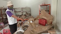 Situs Patiayam sendiri berada di kawasan perbukitan dan berada di perbatasan antara Kabupaten Kudus dengan Kabupaten Pati. Meski demikian kebanyakan wilayah bukit Patiayam berada di Kudus. 