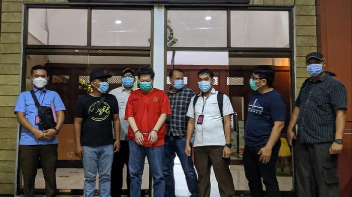 TERPIDANA MARKUS SURYAWAN MANAGER INVESTASI PT. JI YANG BURON SEJAK TAHUN 2015