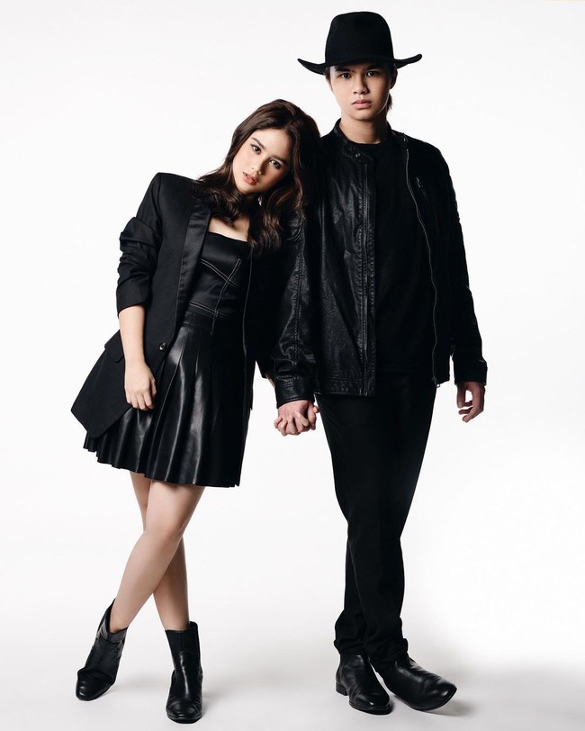 Banyak netizen berspekulasi kalau mereka telah tunangan atau bahkan menikah. Namun ada pula yang menganggap kalau foto tersebut hanya gimmick. Foto: Instagram/@tissabiani, @wongsim