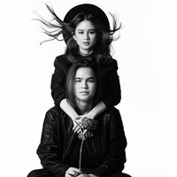 Beberapa waktu lalu Tissa Biani dan pacarnya menjalani pemotretan. Salah satu konsep yang dipilih adalah hitam putih bernuansa rock. Foto: Instagram/@tissabiani, @wongsim