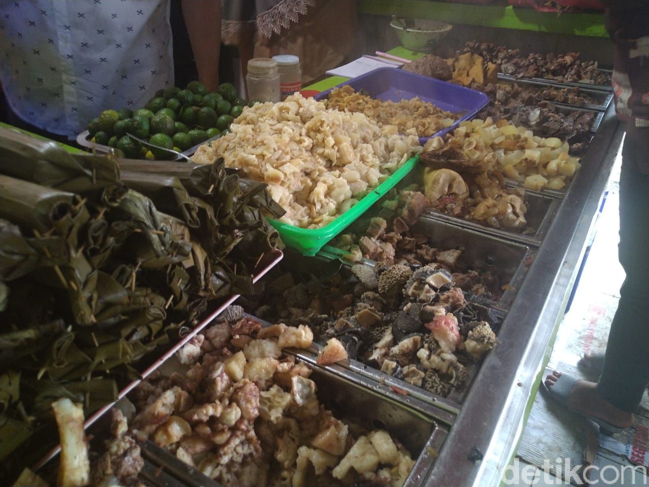 Wow! Sehari 250 Kilogram Daging Sapi Ludes di Warung Bakso Ini