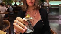Alesya Kafelnikova merupakan seorang model cantik asal Rusia. Ia juga putri dari mantan petenis dunia, Yevgeny Kafelnikov. Foto: Instagram @kafelnikova_a