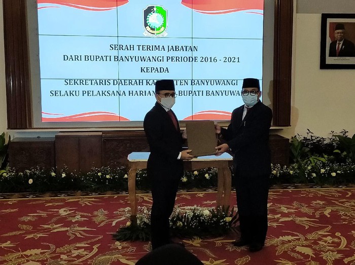 Anas Serahkan Tampuk Kepemimpinan Banyuwangi ke Mujiono
