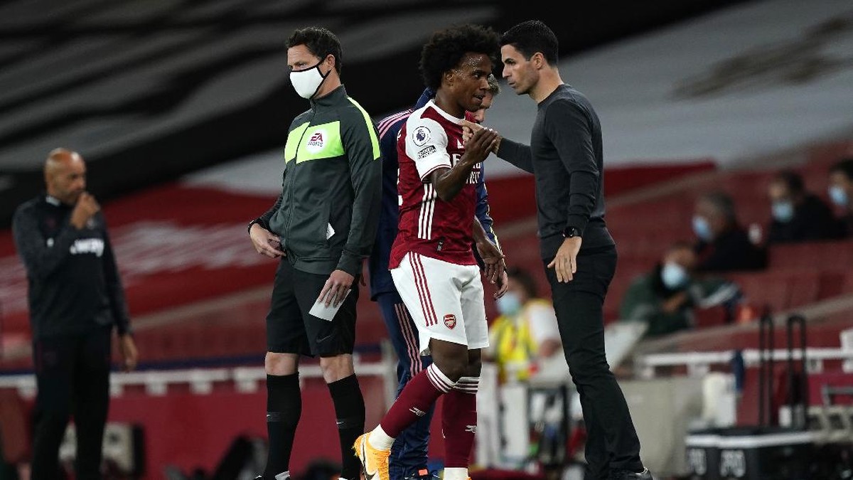 Manajer Arsenal Mikel Arteta tak membela Willian dari kritik. (Foto: Getty Images/Pool)
