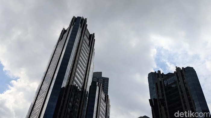 Dalam beberapa hari lalu, Jakarta selalu diguyur hujan, namun hari ini cuaca Jakarta terpantau cerah berawan. Yuk kita nikmati.