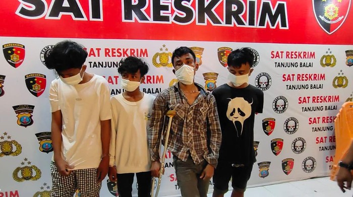 Empat bandit spesialis pembobol rumah dan curi motor di Tanjungbalai