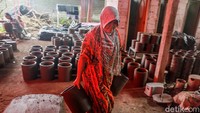 Di sebuah galeri perajin milik Muhammad Burhanudin , penjualan mencapai Rp 50-70 juta perbulan.
