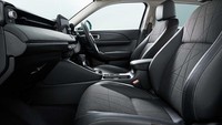 Garis batas yang jelas antara dasbor, ventilasi AC, dan glovebox serta konsol tengah memberikan tampilan dan nuansa yang lebih teratur pada interior Honda HR-V terbaru ini. Selain itu, Honda mengganti sistem hiburan di dasbor dengan layar mengambang di bagian tengah dasbor. Sistem itu dilengkapi dengan Honda CONNECT. Foto: Dok. Honda