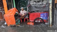 Seperti diketahui, hujan yang mengguyur kawasan Jakarta siang hari ini menyebabkan sejumlah wilayah tergenang.