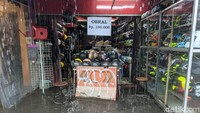Salah satu kawasan yang tergenang adalah perempatan Kuningan-Mampang, Jakarta Selatan.
