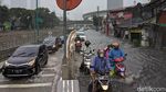 Jakarta Diguyur Hujan, Perempatan Kuningan-Mampang Tergenang