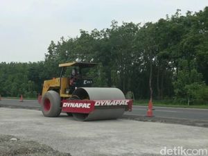 Masuk Tahap Pengaspalan, Jalan Darurat Tol Cipali Bisa Digunakan Besok