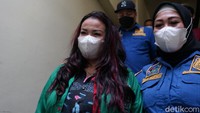 Tak ada satu kata pun yang dikatakan Jennifer Jill. Foto: Palevi/detikhot