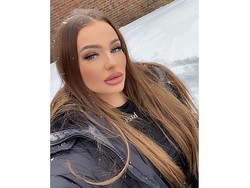 10 Potret Wanita yang Dibilang Terlalu Cantik untuk Jadi Supir Bus