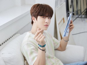 Setelah Doyoung, Junghwan TREASURE Kini Positif COVID-19