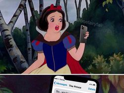 Ketika Karakter Disney Pakai Gadget Modern