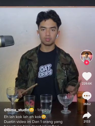 Keren Maksimal! Pria Ini Hanya Modal Gelas untuk Bikin Alunan Musik