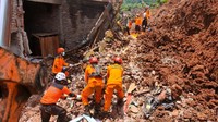 Kemudian temuan korban keempat pada Pukul 12.04 WIB, korban seorang anak-anak berjenis kelamin laki-laki. Korban temuan kelima pukul 12.39 WIB korban dewasa berjenis kelamin laki-laki. Istimewa/Dok. Basarnas.