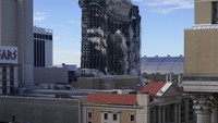 Gedung Trump Plaza Hotel dan Kasino ditutup pada 2014 lalu. Bisnis itu pertama dibuka oleh Trump pada 1984. Setelah bangkrut dan ditutup, beberapa bagian gedung ada yang jatuh. Hal itu membahayakan para pejalan kaki yang berada di dekat gedung tersebut.