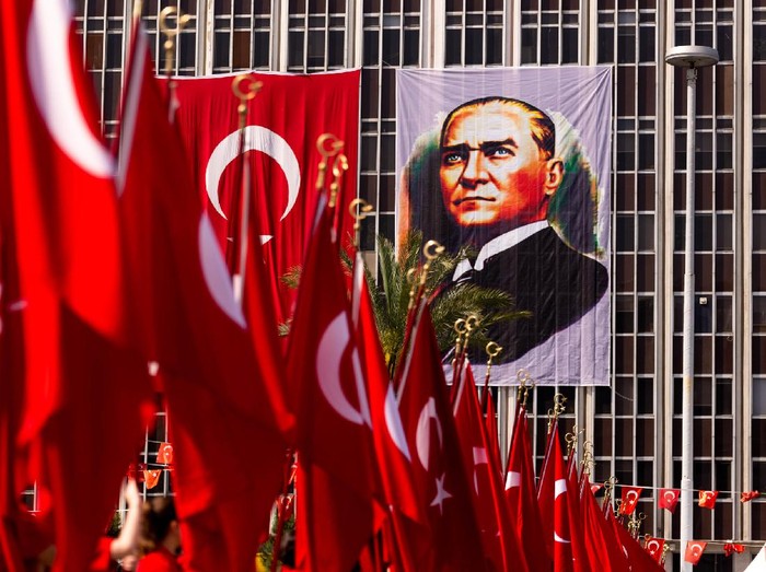 Perayaan 19 Mei 2019 Memoriam of Mustafa Kemal Ataturk, Youth and Sports Festival Izmir Konak Turkey. Republic Square.