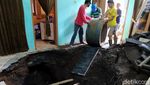 Ngeri! Lantai Ruang Tamu Rumah Warga di Temanggung Ambles