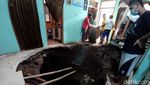 Ngeri! Lantai Ruang Tamu Rumah Warga di Temanggung Ambles