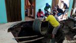 Ngeri! Lantai Ruang Tamu Rumah Warga di Temanggung Ambles