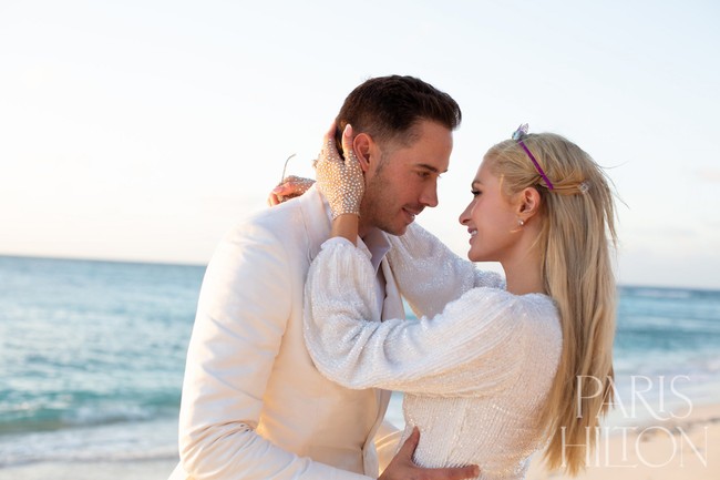 Paris Hilton bertunangan mendekati ulang tahunnya ke-40. Momen lamaran tersebut terjadi pada hari Valentine, Sabtu (14/2/2021). Sementara Paris berulang tahun pada 17 Februari.  Foto: dok. Instagram