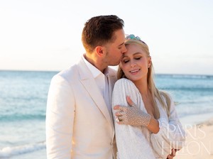 Paris Hilton dan Pengusaha Carter Reum Menikah di Rumah Senilai Rp 876 M
