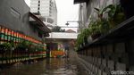 Penampakan Banjir yang Rendam Pasar Kambing Mampang