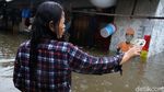 Penampakan Banjir yang Rendam Pasar Kambing Mampang