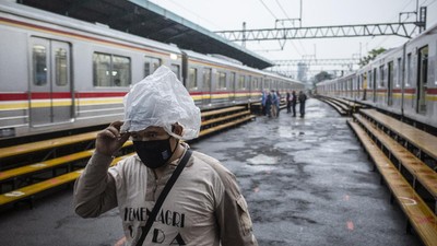 Imbas Banjir Jakarta, Jadwal KRL Ikut Terganggu