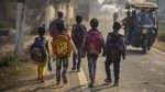 Potret Pemulung Cilik dari Tanah India