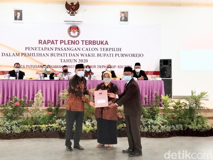 Rapat pleno terbuka penetapan paslon terpilih Pilkada Purworejo 2020, Kamis (18/2/2021).