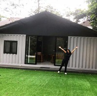 Luas rumah Chef Renatta hanya 36 meter persegi. Meski kecil, hunian yang disebut berkonsep weekend house ini memiliki daya tarik tersendiri berkat desainnya yang bergaya industrial. (Foto: Instagram/@renattamoeloek)