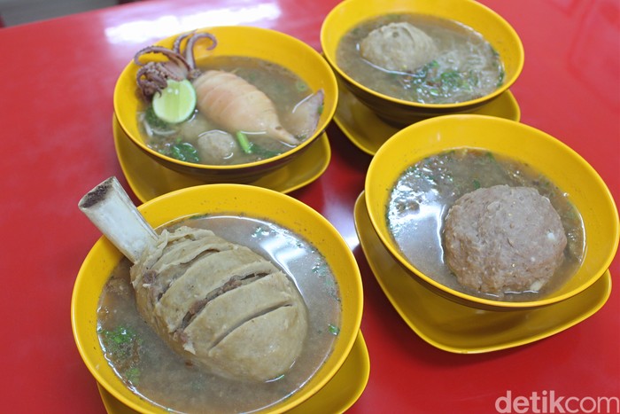 Mantul Bakso Semox Dengan Iga Tebal Ini Diracik Wanita Cantik