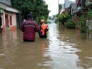 Sentilan Basuki Soal Penanganan Banjir: Cuma Bikin Kolam dan Pompa