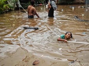Cipinang Melayu Dibanggakan Anies tapi Kini Banjir Menerjang