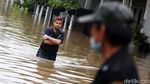 Banjir Setinggi Perut Rendam Jatibening Permai Bekasi