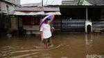 Banjir Setinggi Perut Rendam Jatibening Permai Bekasi