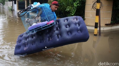 Banjir Juga Terjang Perumahan Masnaga Bekasi