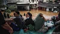 Total ada 7 RT di RW 04 Cipinang Melayu yang terdampak banjir.