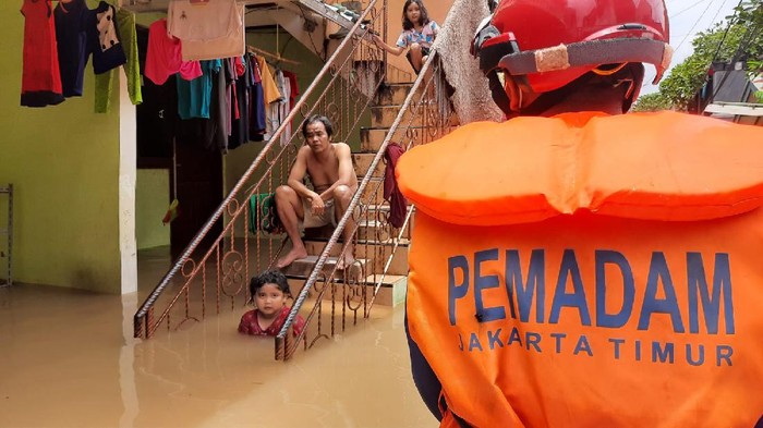 Cipinang Melayu Jaktim banjir, Jumat (19/2/2021).
