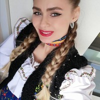 Wanita 27 tahun yang memiliki gelar ganda di bidang hukum dan etika Eropa itu sendiri sebelumnya diminta bekerja secara sukarela tanpa bayaran di Pneumophthisiology Clinical Hospital, Romania. Merasa senang bisa bekerja di rumah sakit tersebut, Claudia kemudian memposting ungkapan kebahagiaannya di media sosial pada 8 Februari. Foto: Instagram/@claudiaardelean_