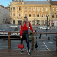 Seperti dikutip dari Daily Star, Claudia sendiri sampai saat ini tidak pernah memberikan komentar apapun terkait pengunduran dirinya tersebut. Kini dirinya bekerja sebagai seorang pengacara di sebuah kantor hukum lokal. Foto: Instagram/@claudiaardelean_